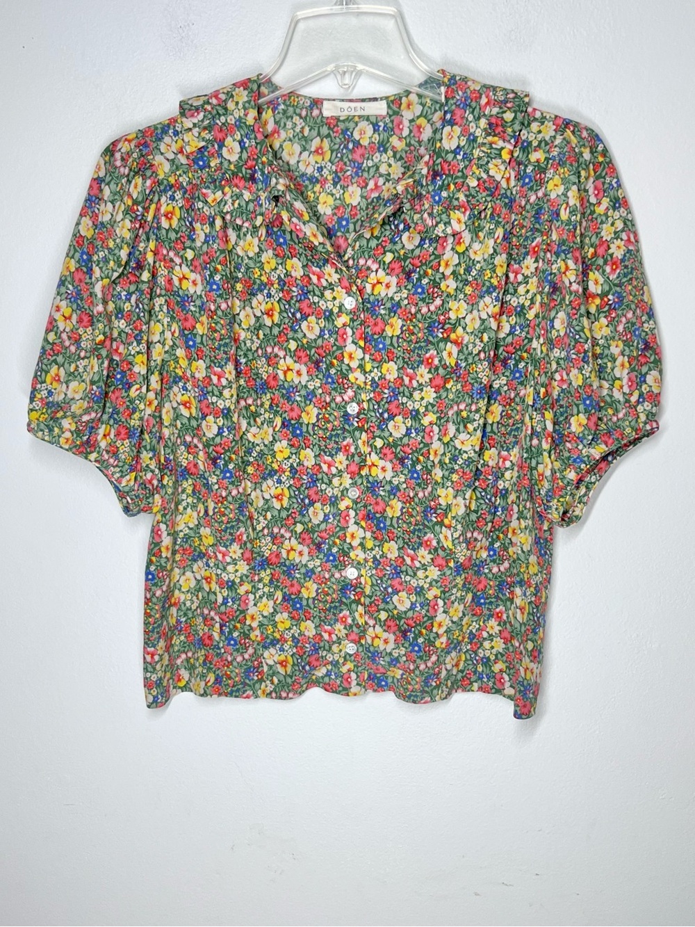 Doen Bel Top  Silk Green Valley Floral Short Sleeve Sz S - Picture 2 of 8